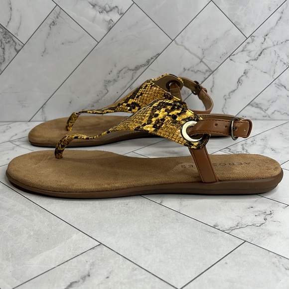 NWT Aerosoles Womens In Conchlusion Yellow Snake Print Sandals Shoes SIZE 9.5M - Picture 4 of 9
